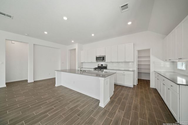 6631 Morgan Path, San Antonio, TX 78253