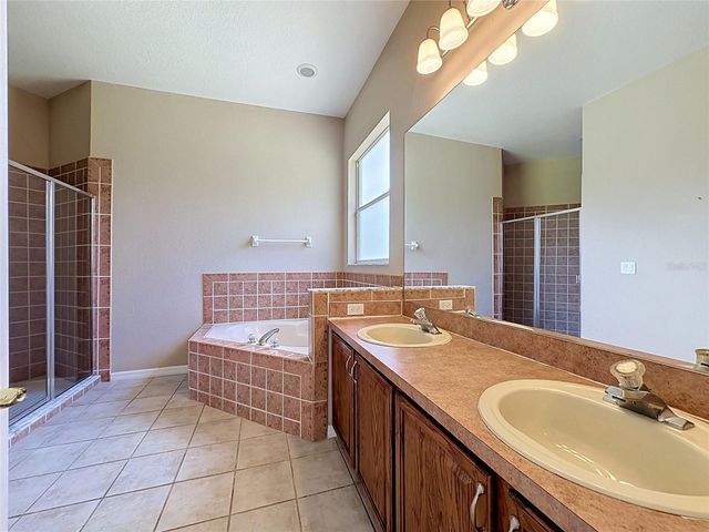 468 PINEWOOD DR, Davenport, FL 33896
