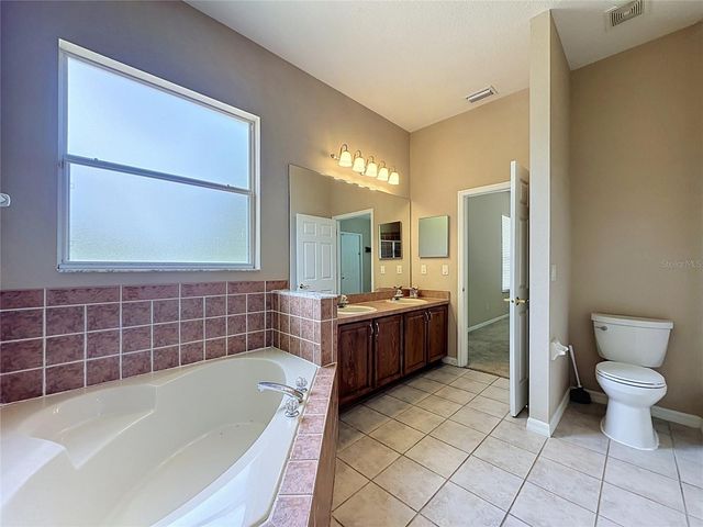 468 PINEWOOD DR, Davenport, FL 33896