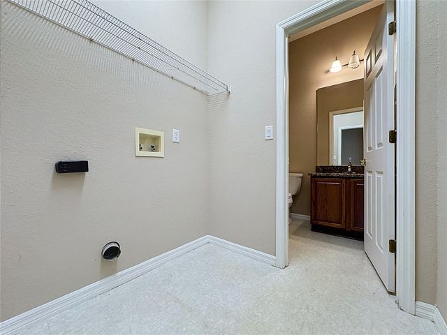 468 PINEWOOD DR, Davenport, FL 33896