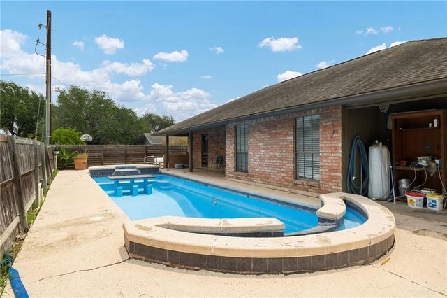 400 W Iris Avenue W, Mcallen, TX 78501