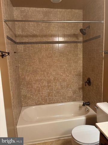 3961 CONQUEST CT, Woodbridge, VA 22192