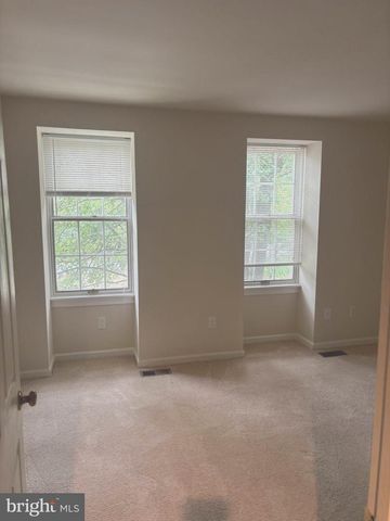 3961 CONQUEST CT, Woodbridge, VA 22192