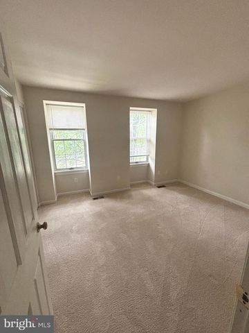 3961 CONQUEST CT, Woodbridge, VA 22192