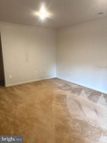 3961 CONQUEST CT, Woodbridge, VA 22192