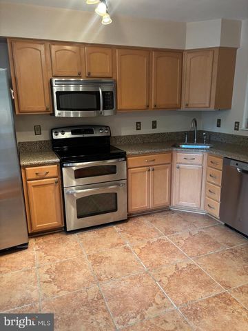 3961 CONQUEST CT, Woodbridge, VA 22192