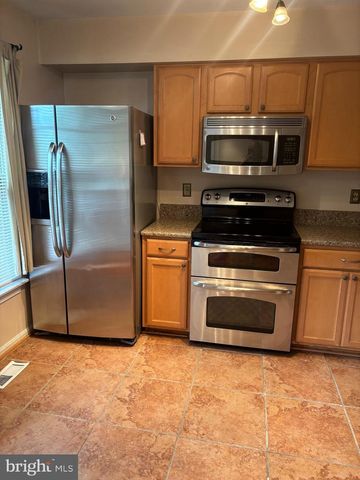 3961 CONQUEST CT, Woodbridge, VA 22192
