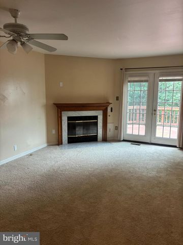 3961 CONQUEST CT, Woodbridge, VA 22192