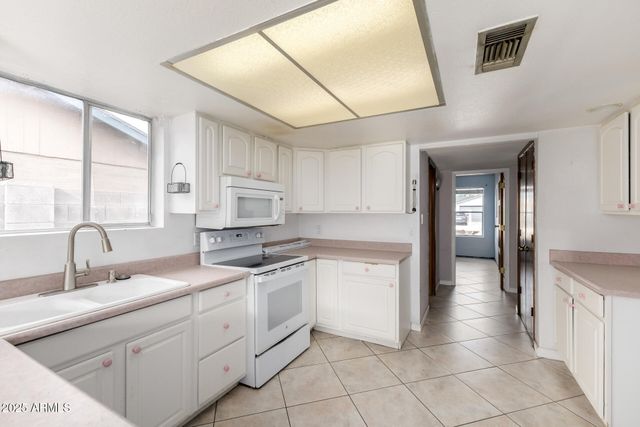 3859 E ASTER Drive, Phoenix, AZ 85032