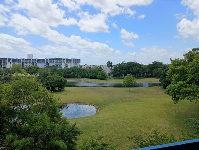 9460 Fontainebleau Blvd 533, Miami, FL 33172