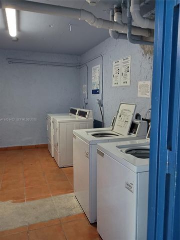 9460 Fontainebleau Blvd 533, Miami, FL 33172