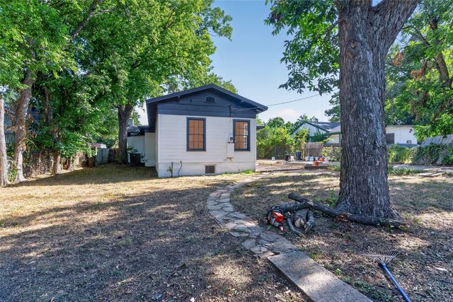 3410 Meadowbrook Drive, Fort Worth, TX 76103