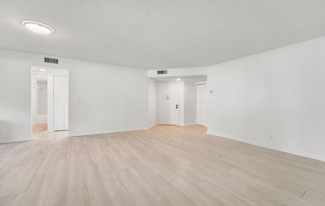 3359 Lucerne Park Drive, Greenacres, FL 33467