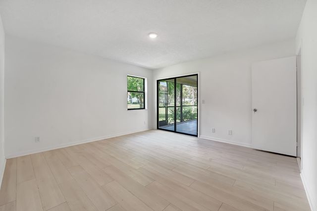 3359 Lucerne Park Drive, Greenacres, FL 33467