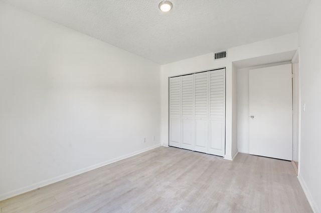 3359 Lucerne Park Drive, Greenacres, FL 33467