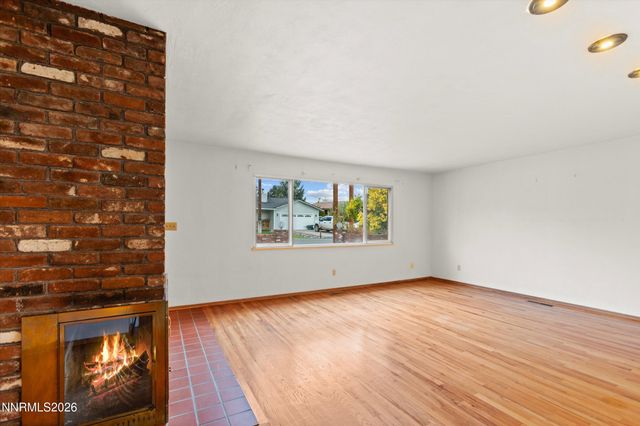 700 Hunter Place, Reno, NV 89519