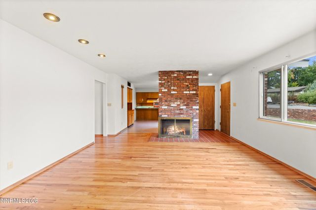 700 Hunter Place, Reno, NV 89519