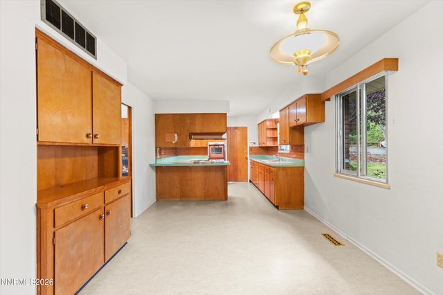700 Hunter Place, Reno, NV 89519