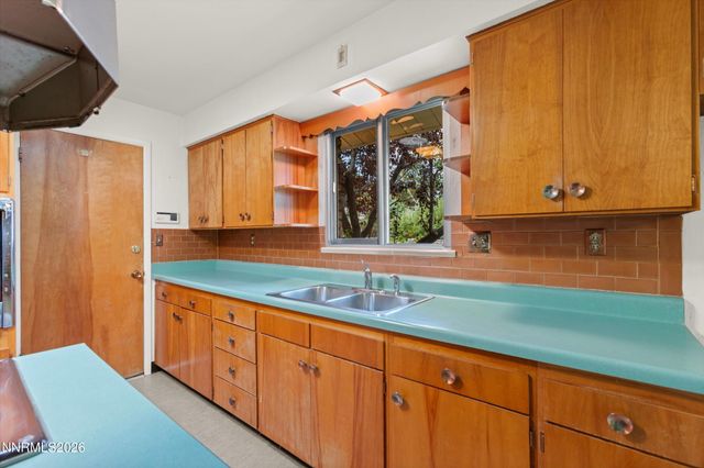 700 Hunter Place, Reno, NV 89519