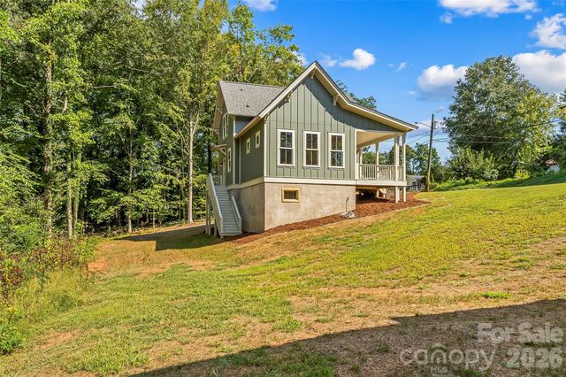 114 Walker Street, Morganton, NC 28655