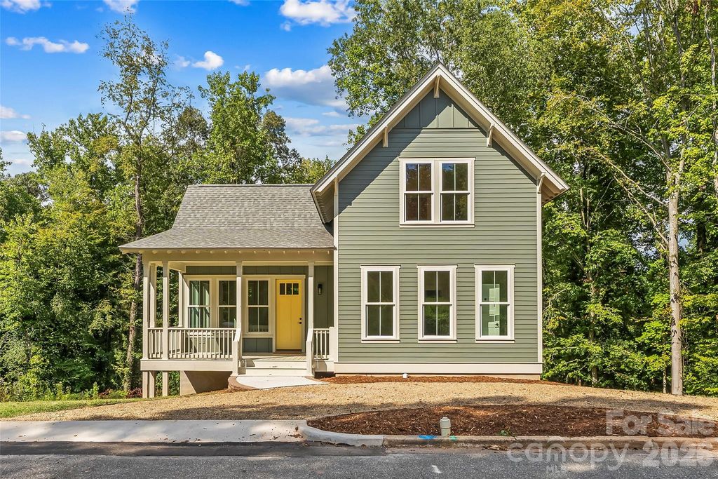 114 Walker Street, Morganton, NC 28655