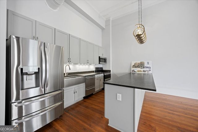 522 Cherry Street APT 301, Macon, GA 31201