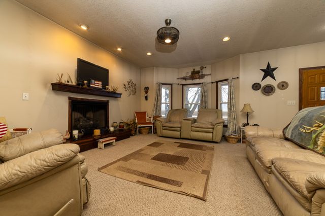 2141 320th Street, Fort Dodge, IA 50501