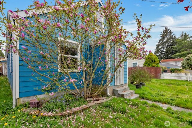 2916 Robin Avenue, Bremerton, WA 98310