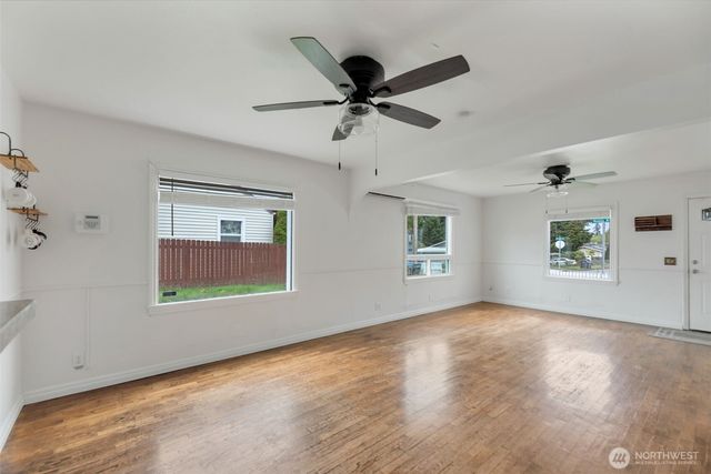 2916 Robin Avenue, Bremerton, WA 98310