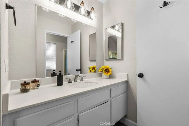 25114 Steinbeck C, Stevenson Ranch, CA 91381