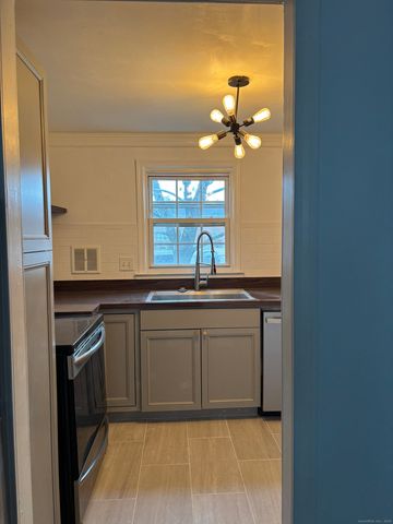 49 Grandview Drive A, Farmington, CT 06032