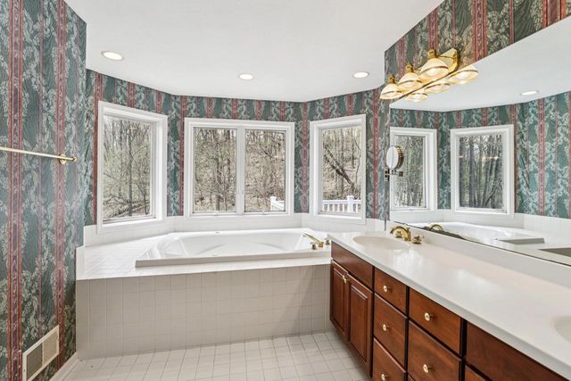 6719 Shamrock Glen Circle, Middleton, WI 53562