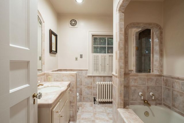 4175 N Van Ness Boulevard, Fresno, CA 93704