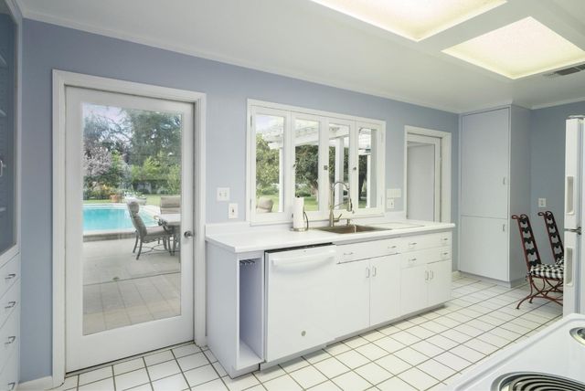 4175 N Van Ness Boulevard, Fresno, CA 93704
