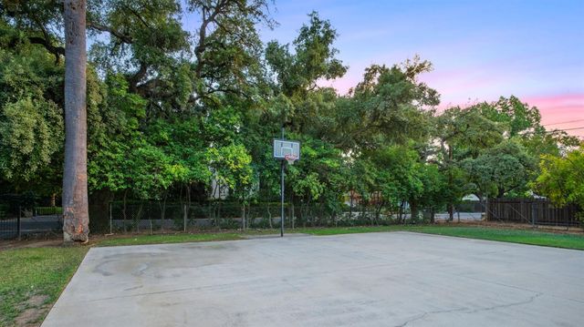 4175 N Van Ness Boulevard, Fresno, CA 93704