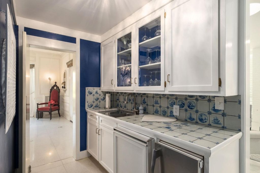 Image 15 of property listing at 4175 N Van Ness Boulevard, Fresno, CA 93704