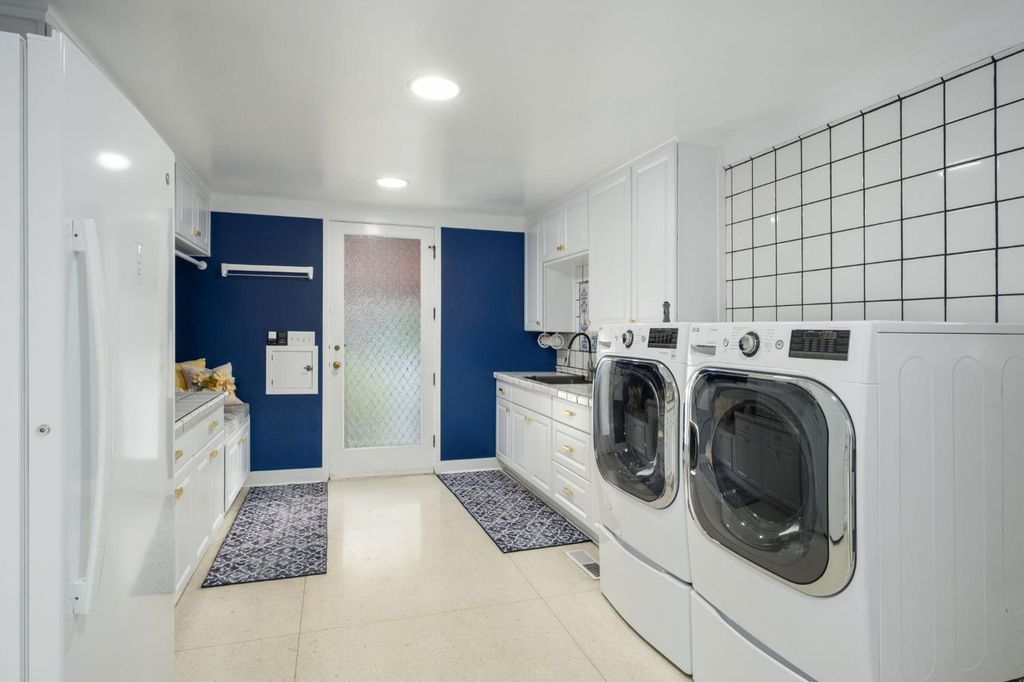 Image 25 of property listing at 4175 N Van Ness Boulevard, Fresno, CA 93704