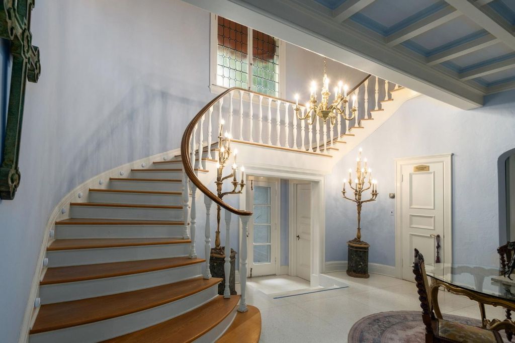 Image 35 of property listing at 4175 N Van Ness Boulevard, Fresno, CA 93704