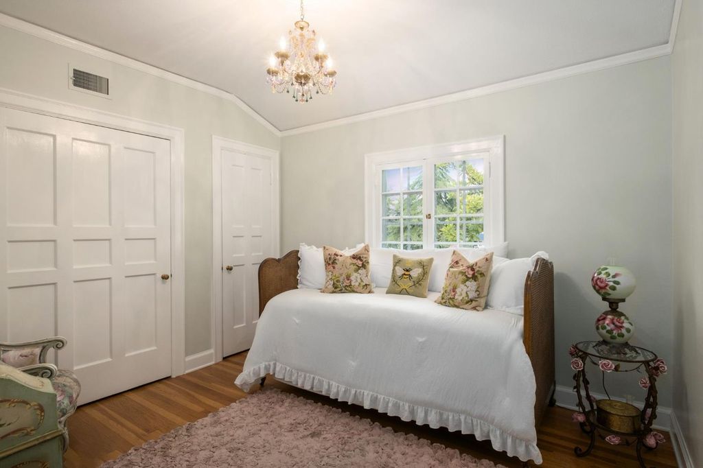 Image 40 of property listing at 4175 N Van Ness Boulevard, Fresno, CA 93704