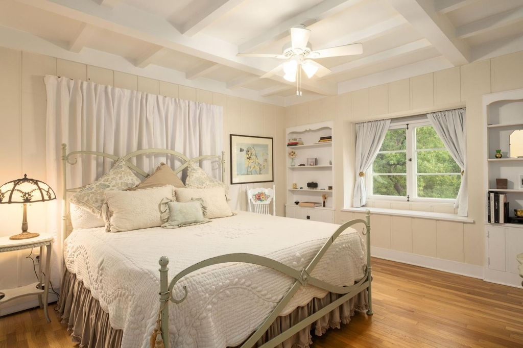 Image 41 of property listing at 4175 N Van Ness Boulevard, Fresno, CA 93704