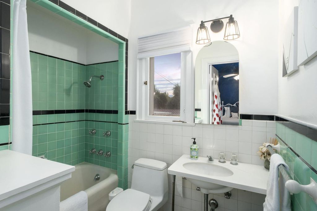 Image 44 of property listing at 4175 N Van Ness Boulevard, Fresno, CA 93704