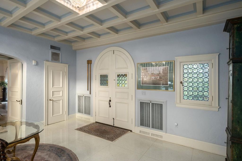 Image 5 of property listing at 4175 N Van Ness Boulevard, Fresno, CA 93704