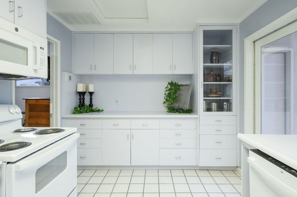 Image 58 of property listing at 4175 N Van Ness Boulevard, Fresno, CA 93704