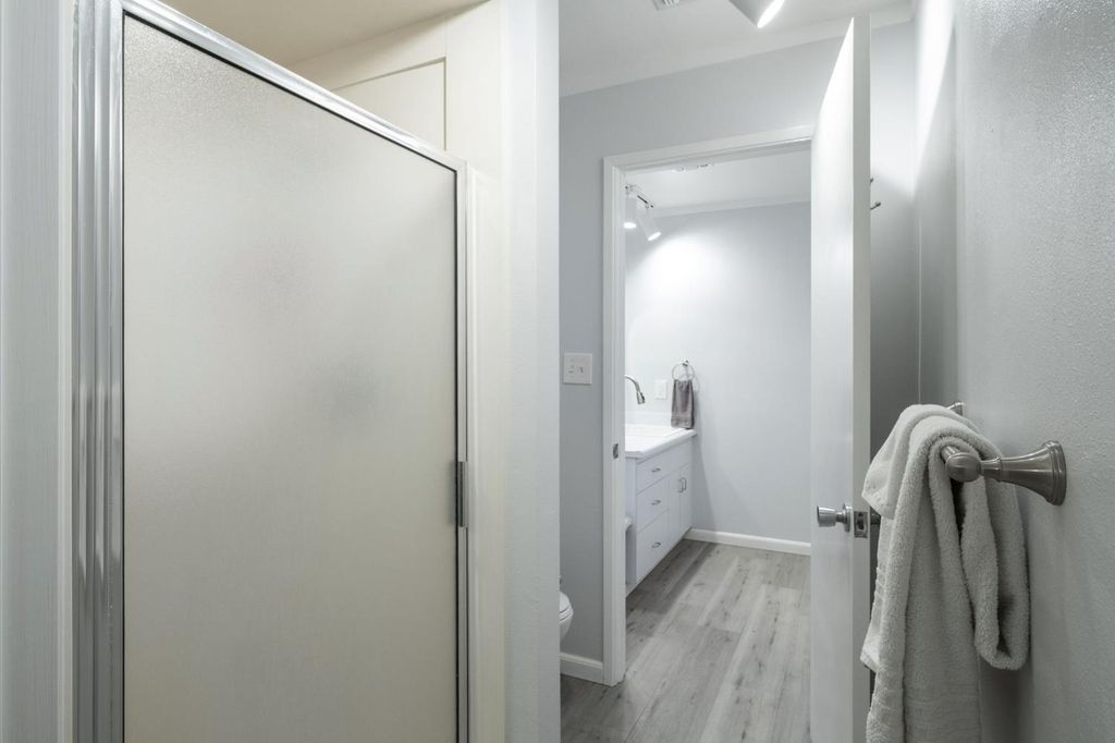 Image 60 of property listing at 4175 N Van Ness Boulevard, Fresno, CA 93704