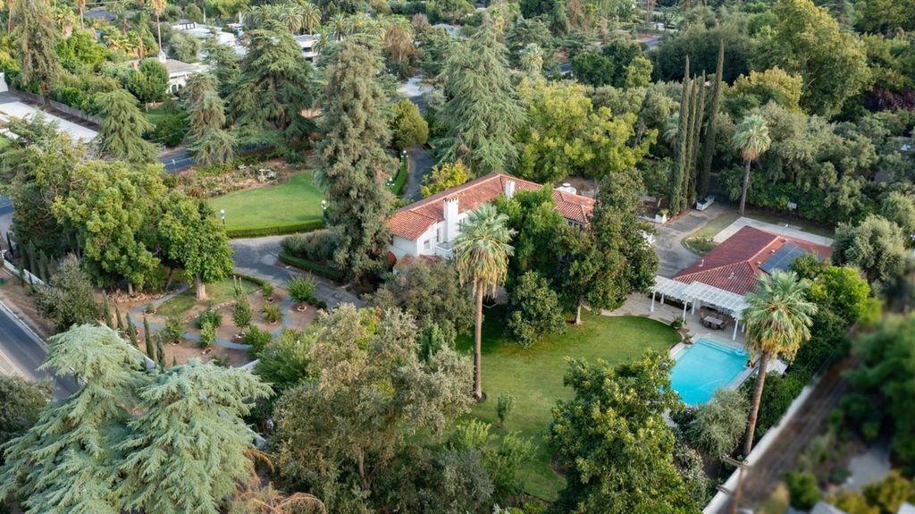 Image 76 of property listing at 4175 N Van Ness Boulevard, Fresno, CA 93704