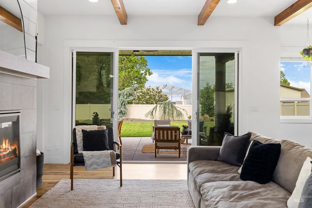 18119 N Fallspring Pl, Nampa, ID 83687