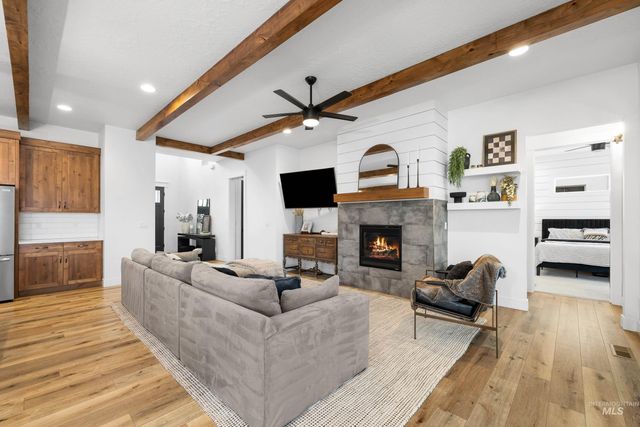 18119 N Fallspring Pl, Nampa, ID 83687