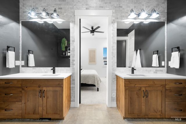 18119 N Fallspring Pl, Nampa, ID 83687