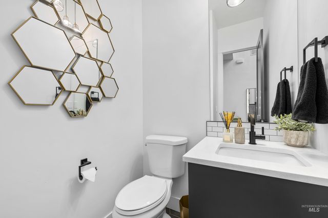 18119 N Fallspring Pl, Nampa, ID 83687