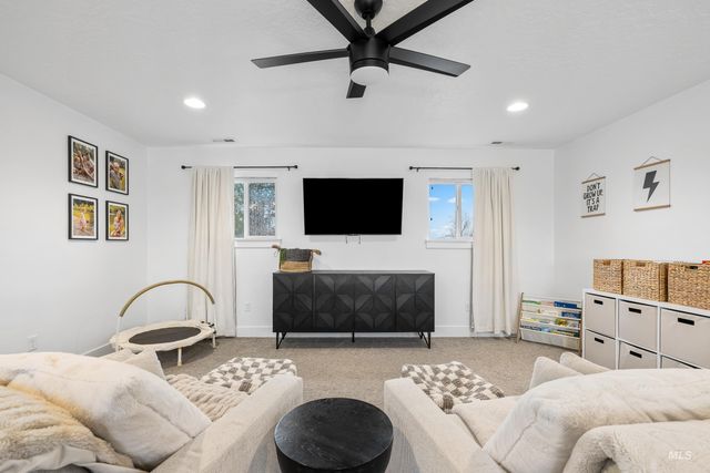 18119 N Fallspring Pl, Nampa, ID 83687